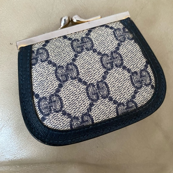 Vintage Gucci Kisslock Coin Wallet GG Authentic - Picture 1 of 14